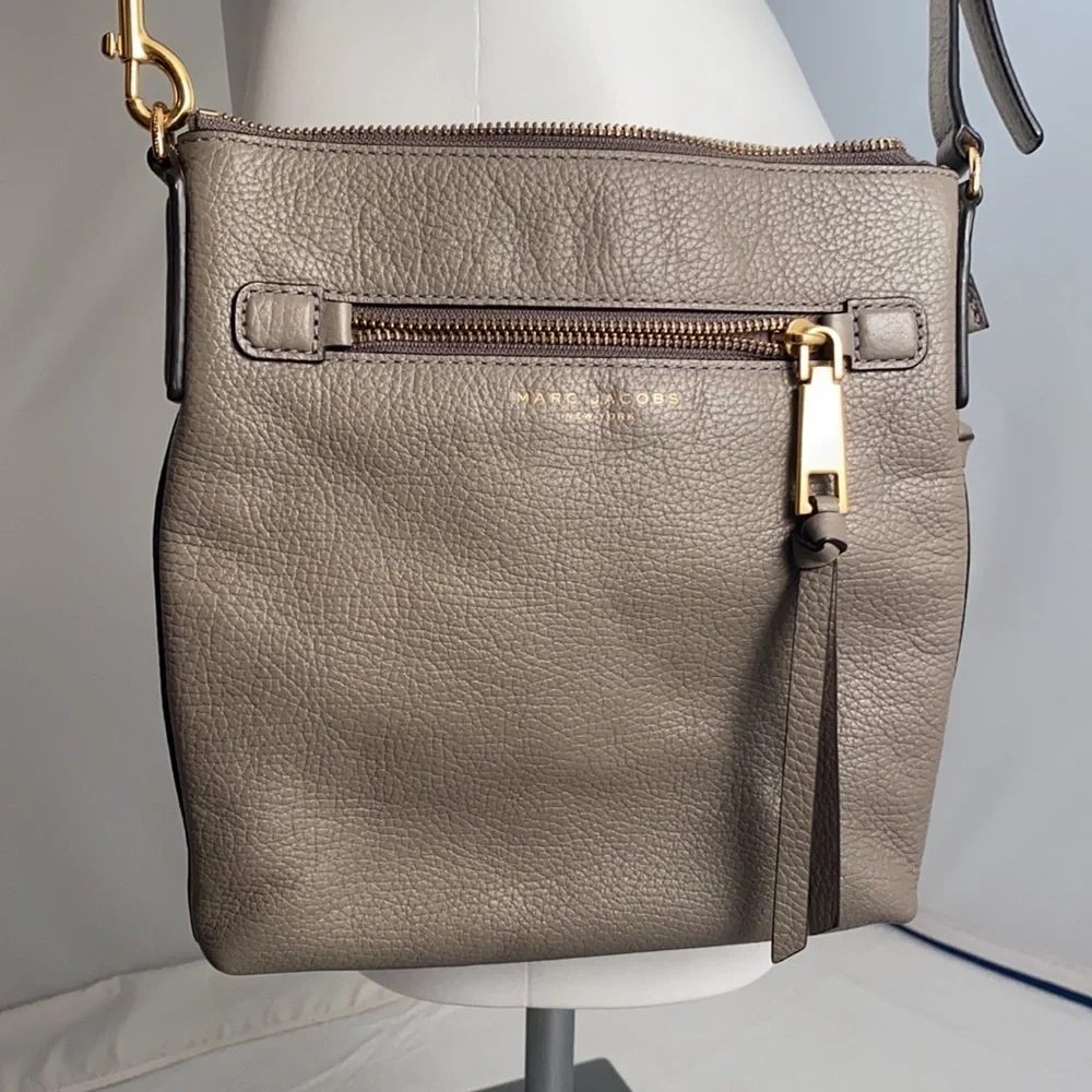 Marc Jacobs Recruit leather crossbody bag in Beige